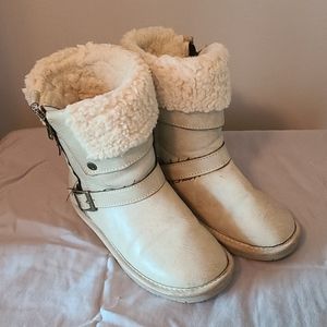 Fur boots